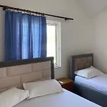 Πανσιόν Dema *