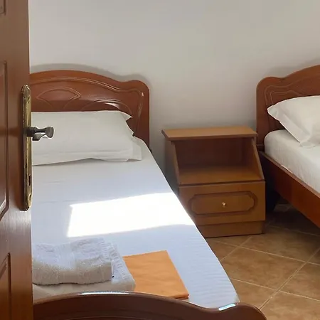 Dema Maison d'hôtes Ksamil