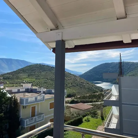 Dema Pensión 3*