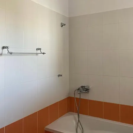 Pensión Dema 3*